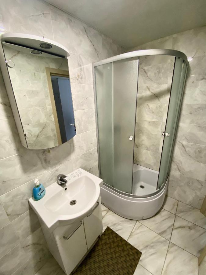 Bysmarthouse Aparthotel Kiev Exteriör bild